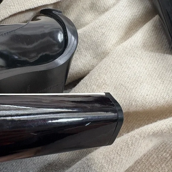 NEW Alexander McQueen Black Cream Patent Leather Mid-Calf Heeled Boots 36 6 5.5 - Picture 8 of 10